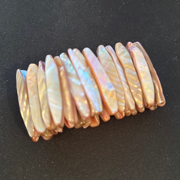 NWOT Pink Shell Bracelet - Picture 3 of 5